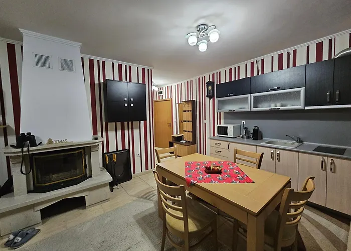 Apartament частен гранд манастира 2б5