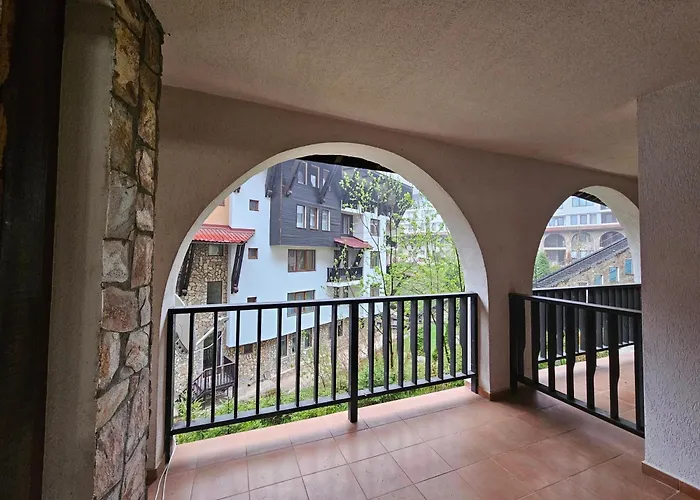 частен гранд манастира 2б5 Pamporowo